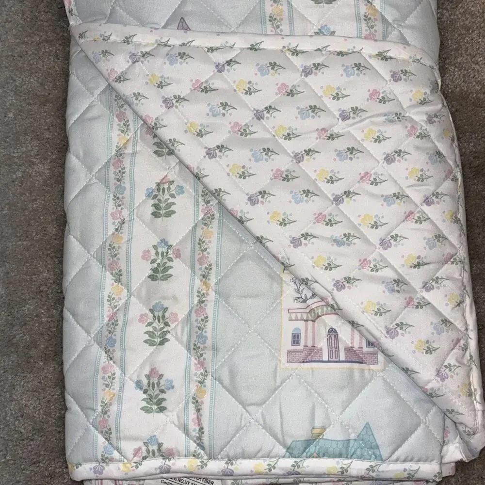 Lenox Spice Village 3 Piece Set Full Queen Reversible Quilt 2 Standard Shams NEW